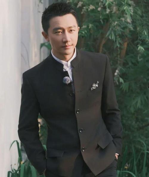 娱乐圈吃瓜王鹤棣虞书欣,娱乐圈的甜蜜瓜田，揭秘这对新晋CP的甜蜜瞬间