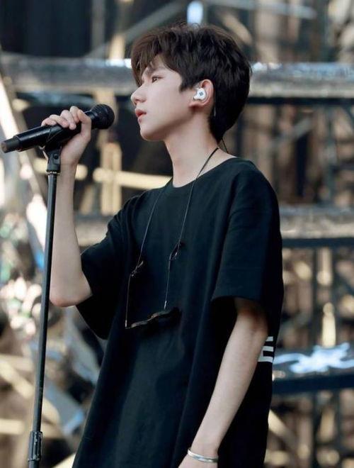 娱乐吃瓜酱双胞胎父母,娱乐吃瓜酱背后的温馨故事